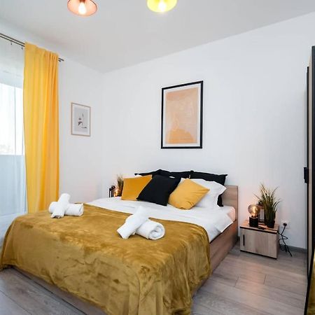 Апартаменты Carol New Building With Balcony Бухарест Экстерьер фото