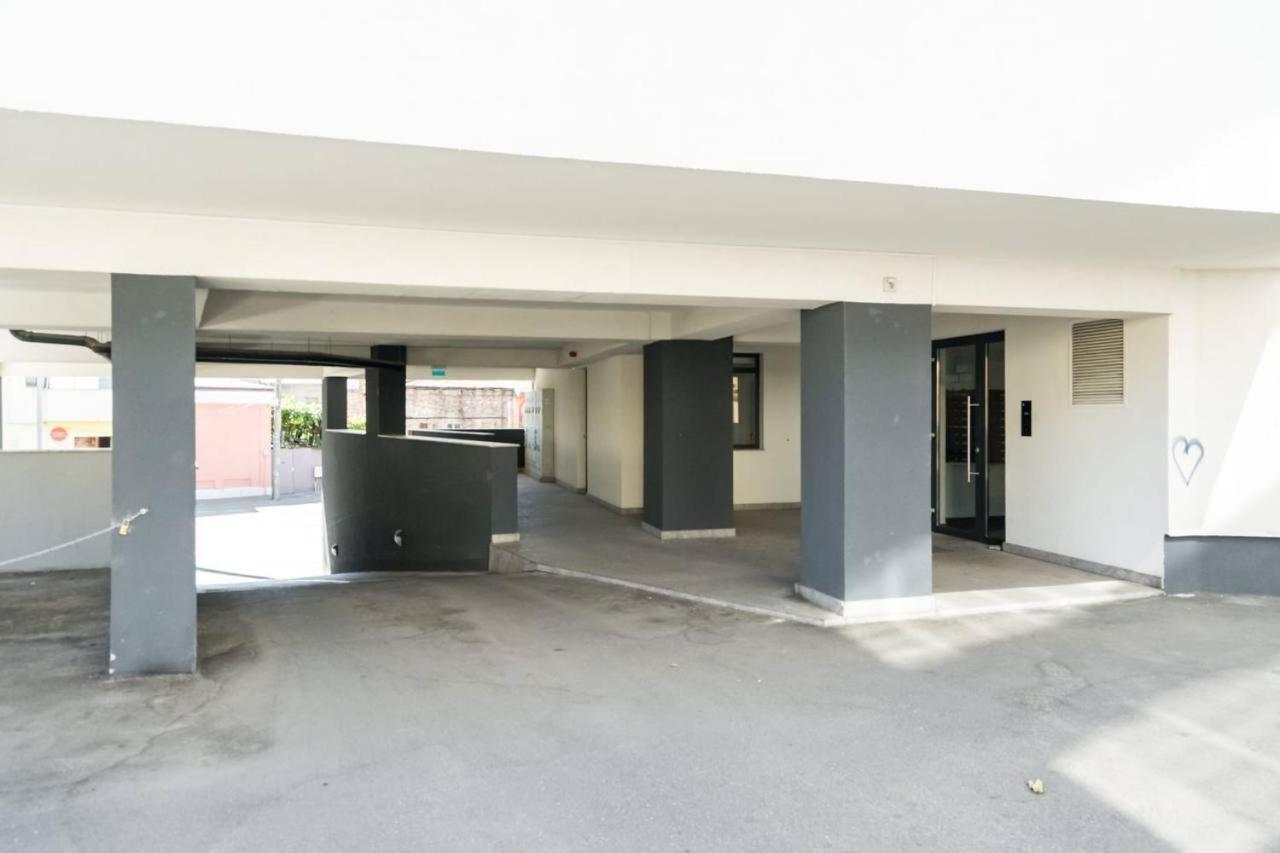 Апартаменты Carol New Building With Balcony Бухарест Экстерьер фото